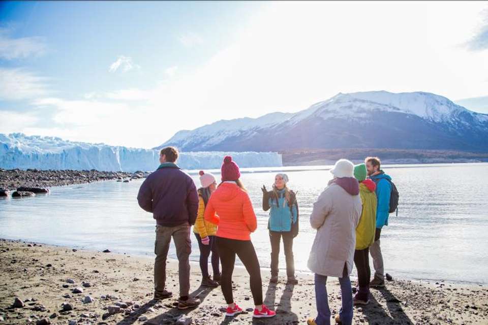 Blue Safari: Perito Moreno Glacier with navigation from El Calafate - Tangol Tours - Argentina - Image 2