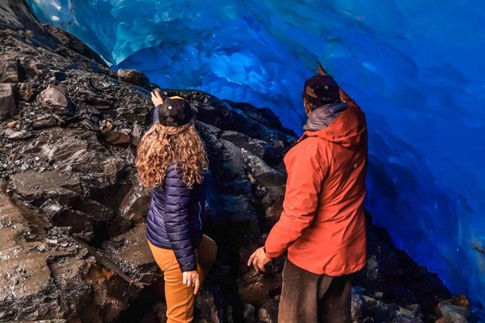 Blue Safari: Perito Moreno Glacier with navigation from El Calafate - Tangol Tours - Argentina - Image 6
