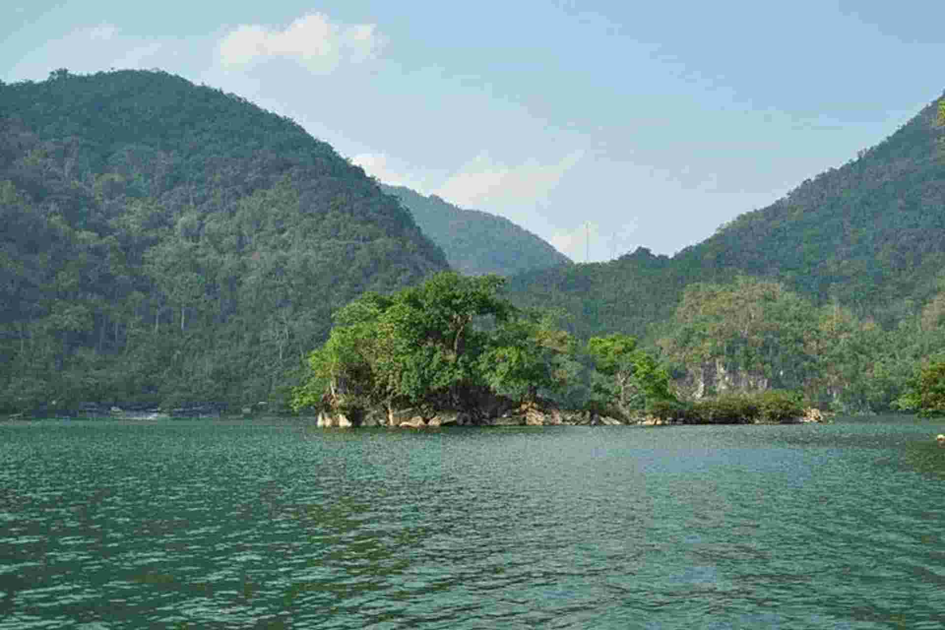Ba Be Lake 1-day Boat Tour