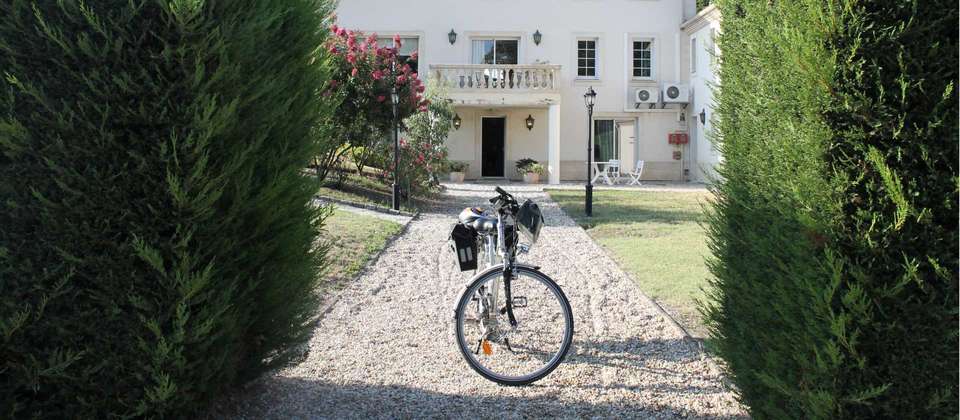Bordeaux Vineyard Cycle - Utracks - France - Image 8