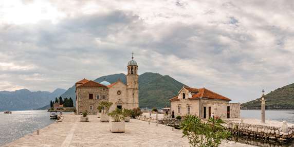 Image 2 of 22
