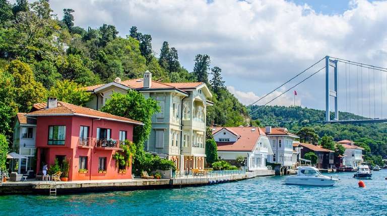 Bosphorus Cruise, Dolmabahce Palace & Uskudar Full Day trip - alternative tour available