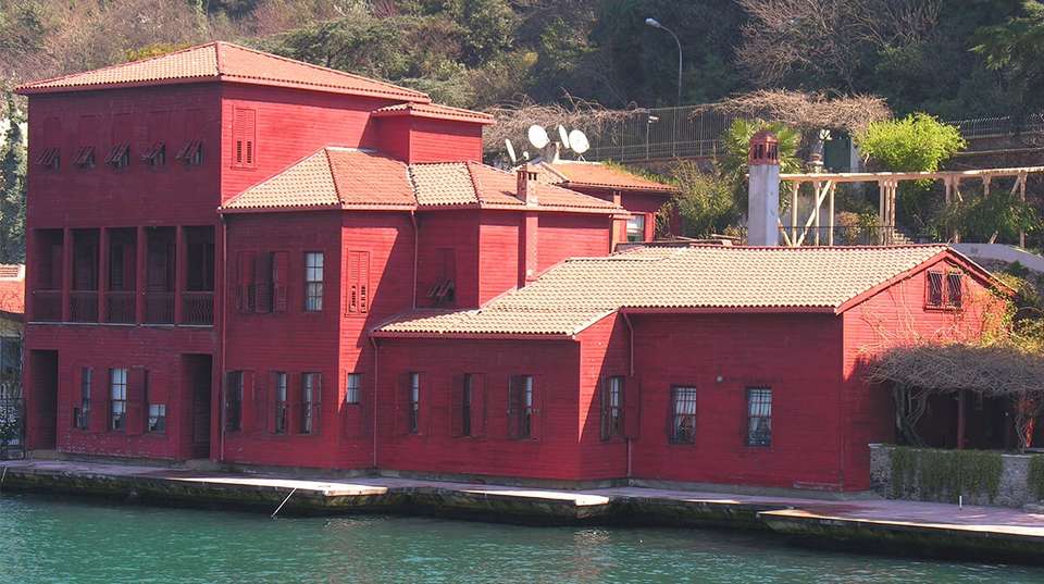 Bosphorus Cruise Half Day Morning - Istanbul Walks - Turkey - Image 17