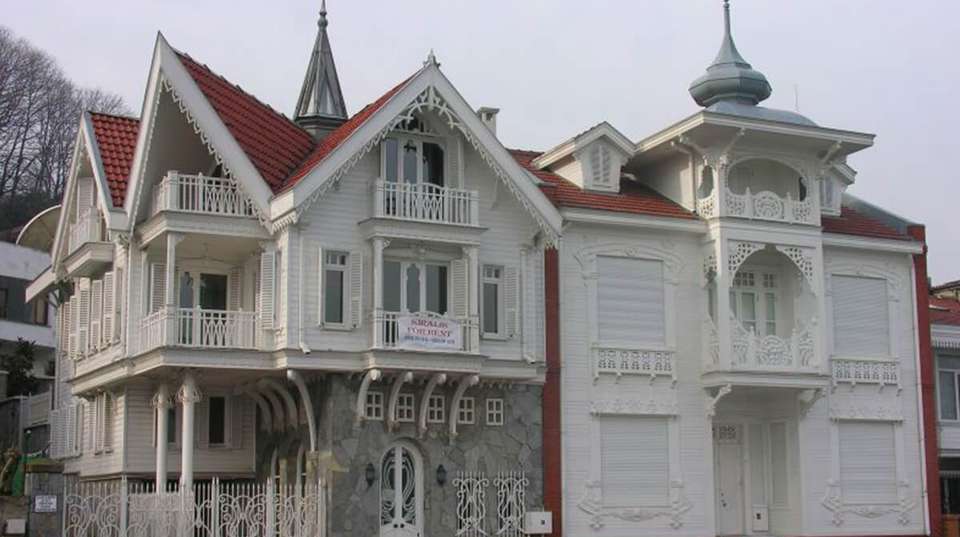 Bosphorus Cruise Half Day Morning - Istanbul Walks - Turkey - Image 15