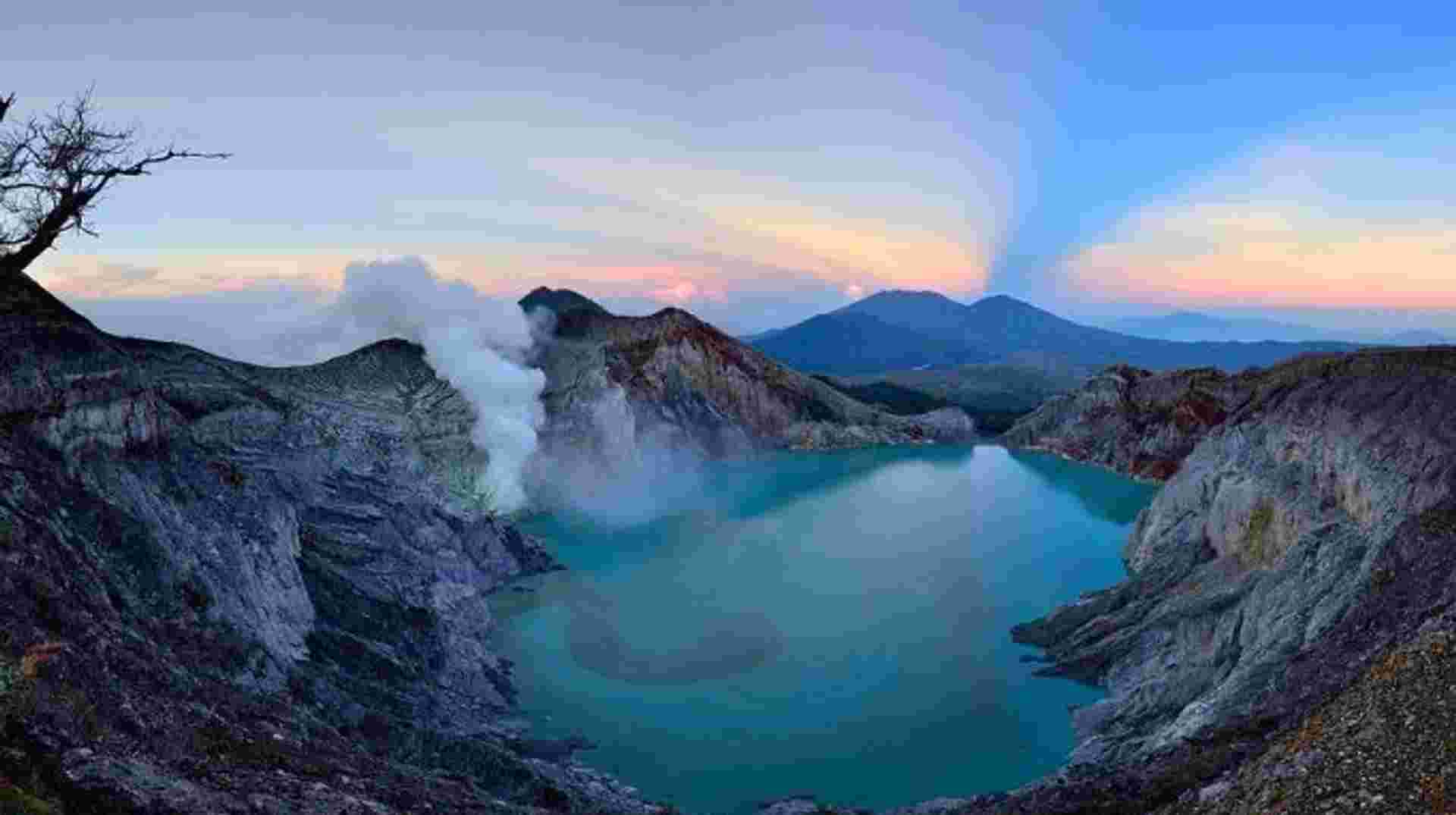 Bromo Sunrise & Ijen Blue Fire Tour