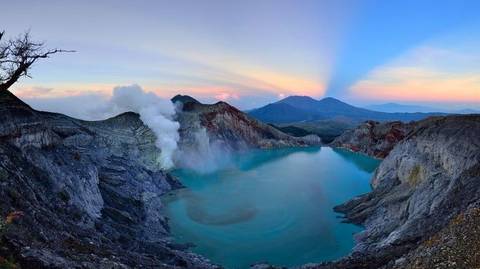 Indonesia Guided And Escorted Tours: Bromo Sunrise & Ijen Blue Fire Tour