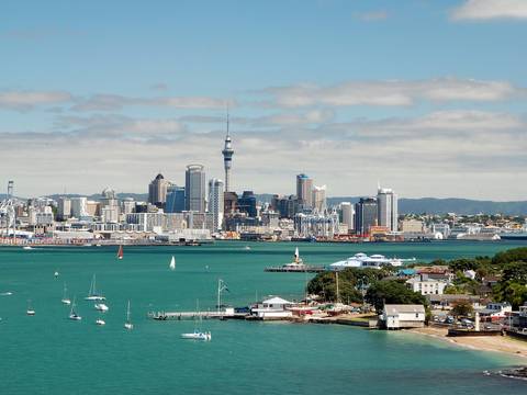 Auckland Explorer Tour: Budget Auckland, Abel Tasman & Christchurch - 14 Days