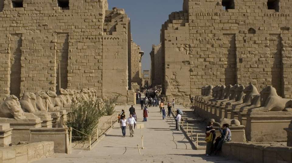 Budget Day Tour in Luxor to East Bank Visit Karnak  - Emo Tours - Egypt - Image 1
