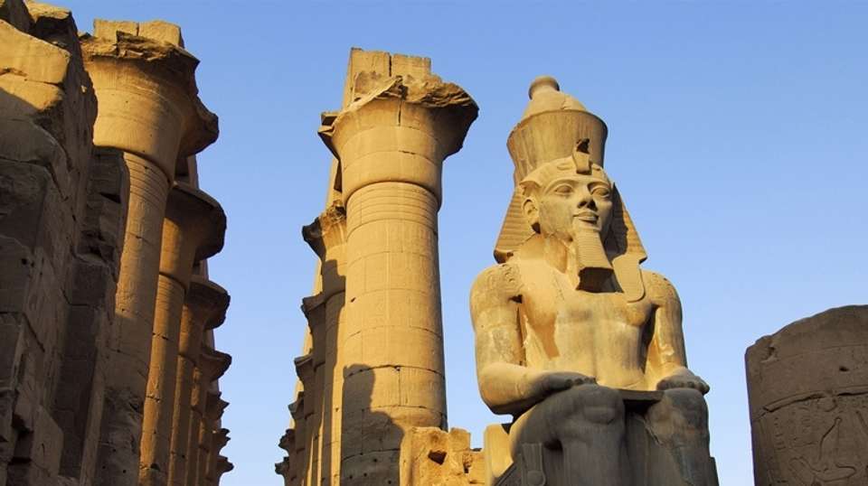 Budget Day Tour Visit the Best of Luxor East & West Bank - Emo Tours - Egypt - Image 1