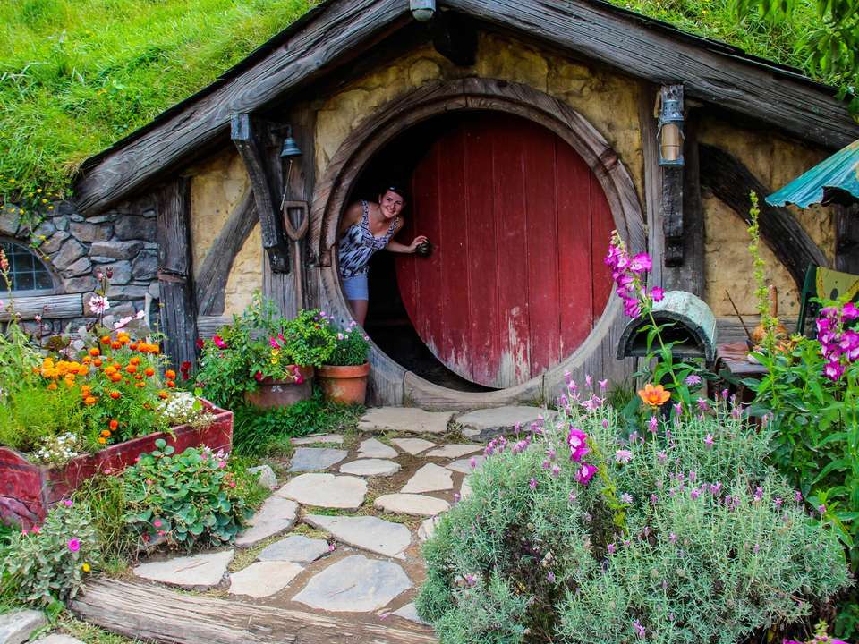 Budget North Island Adventure - 7 days - On The Go Tours - New Zealand