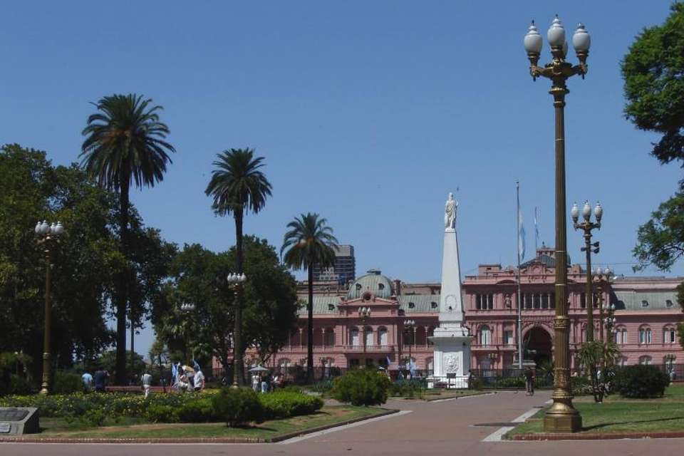 Buenos Aires City Tour by bus - Tangol Tours - Argentina - Image 4