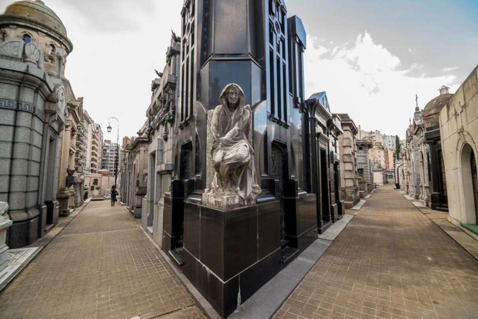 Buenos Aires Premium Walking City Tour - Tangol Tours - Argentina - Image 6