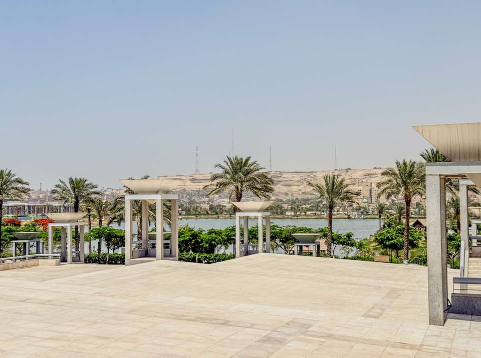 Image 39 of 77