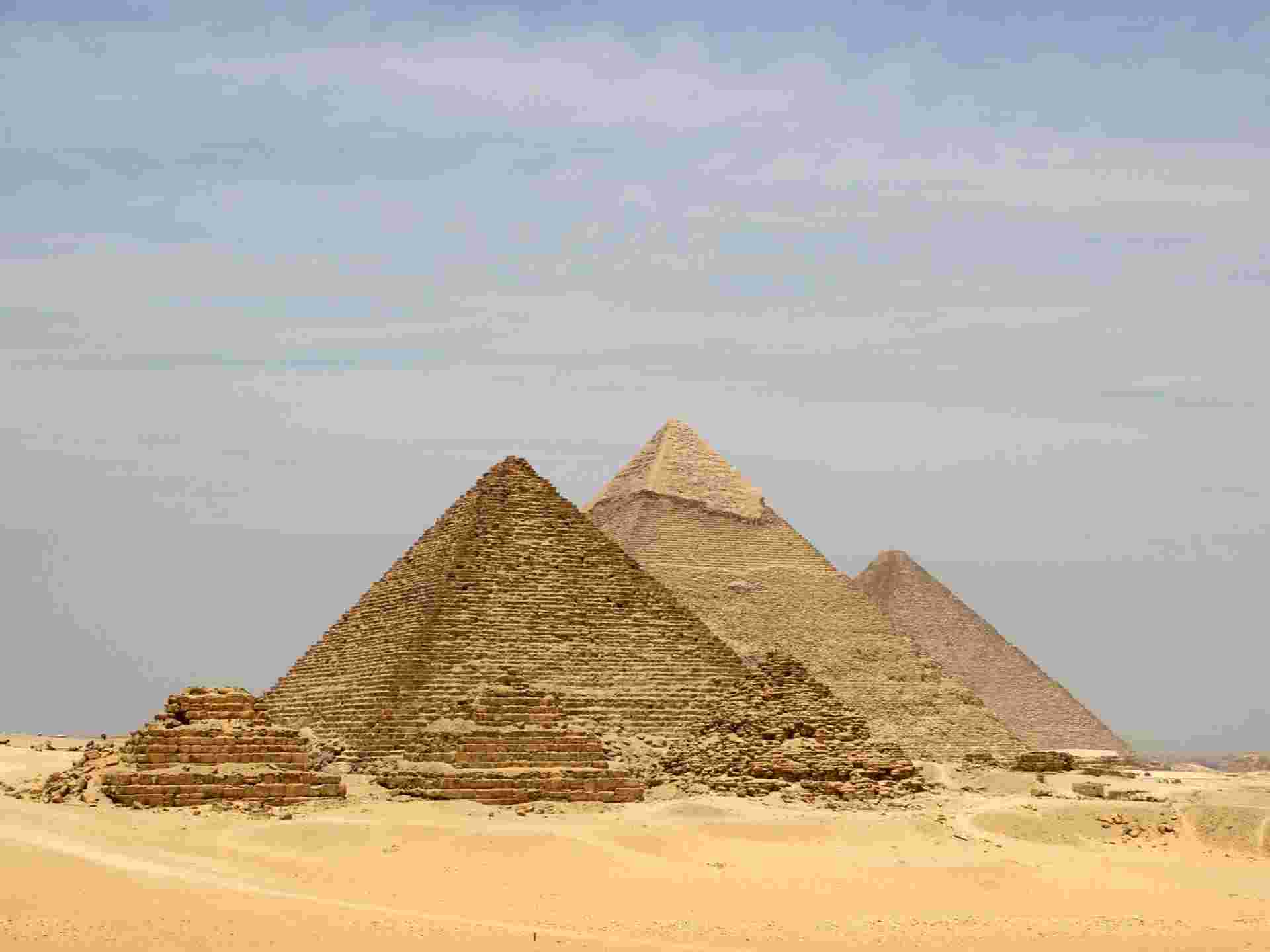 Cairo, Pyramids & Desert Explorer (5 Star) - 6 days
