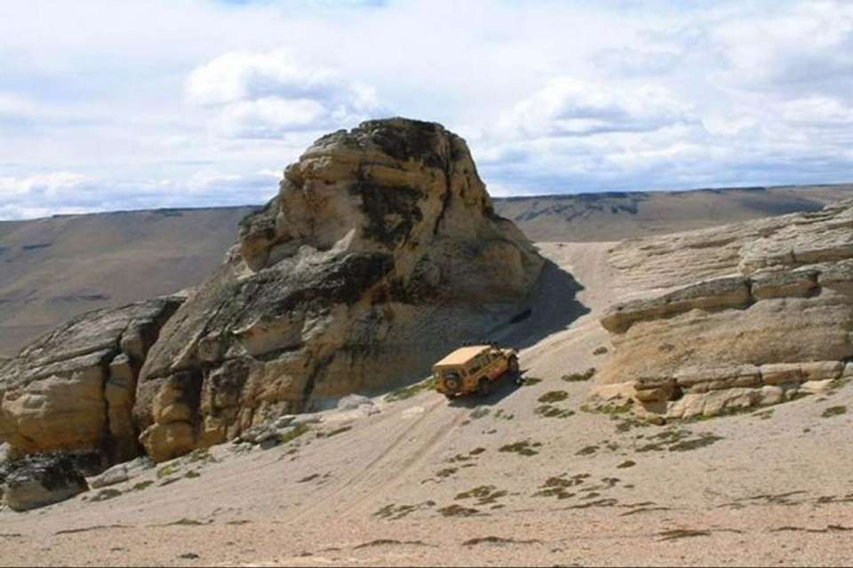 El Calafate Expedition: 4WD Adventure with Optional Hike or Zipline - Tangol Tours - Argentina - Image 4