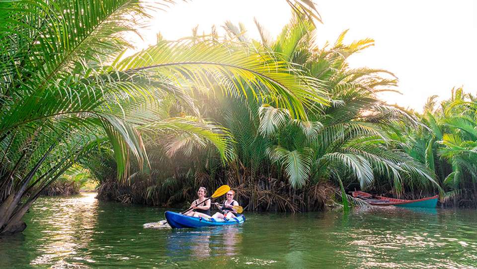 Cambodia Intro - Intro Travel - Cambodia