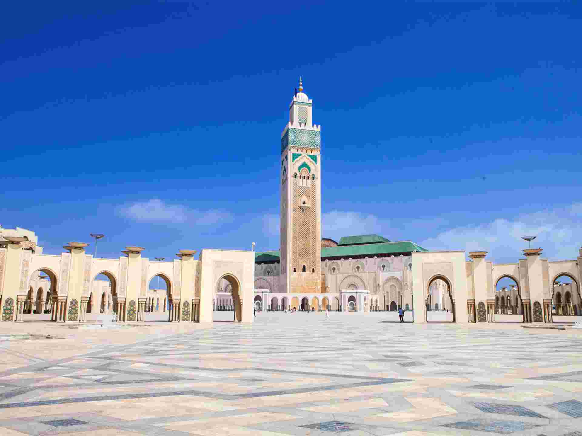 Camels, Souks & Kasbahs from Casa - 14 days