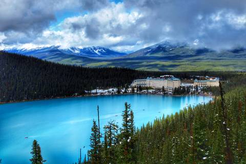 Canada Natural Landmarks Sightseeing Tour: Canadian Rockies Featuring Rocky Mountaineer Westbound