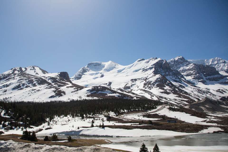 Canadian Rockies featuring Rocky Mountaineer Eastbound - Collette Tours - Canada - Image 4