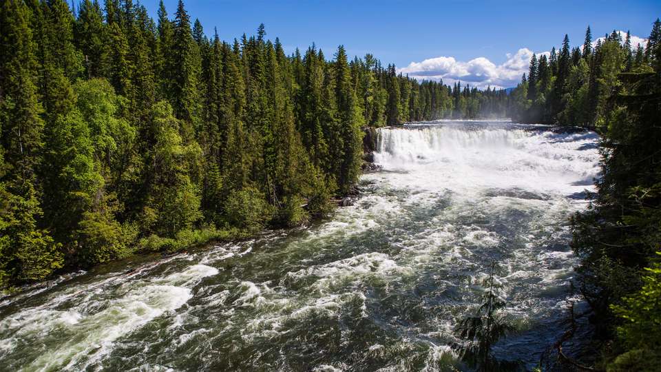 Canadian Rockies: National Parks Westbound - G Adventures - Canada - Image 3
