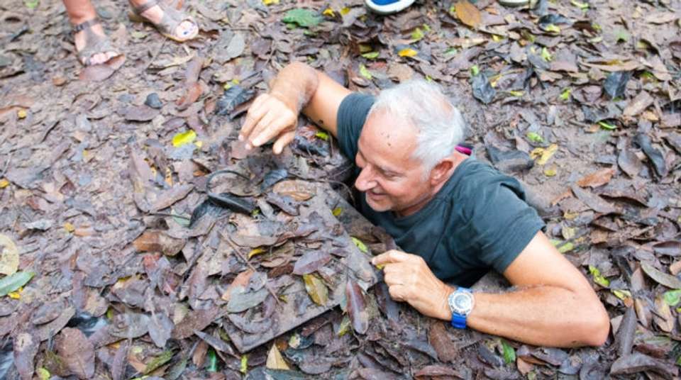 Cao Dai Temple & Cu Chi Tunnels full Day - Legend Travel Group - Vietnam - Image 2