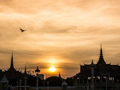 Phnom Penh Explorer Tour: Captivating Cambodia - 9 Days