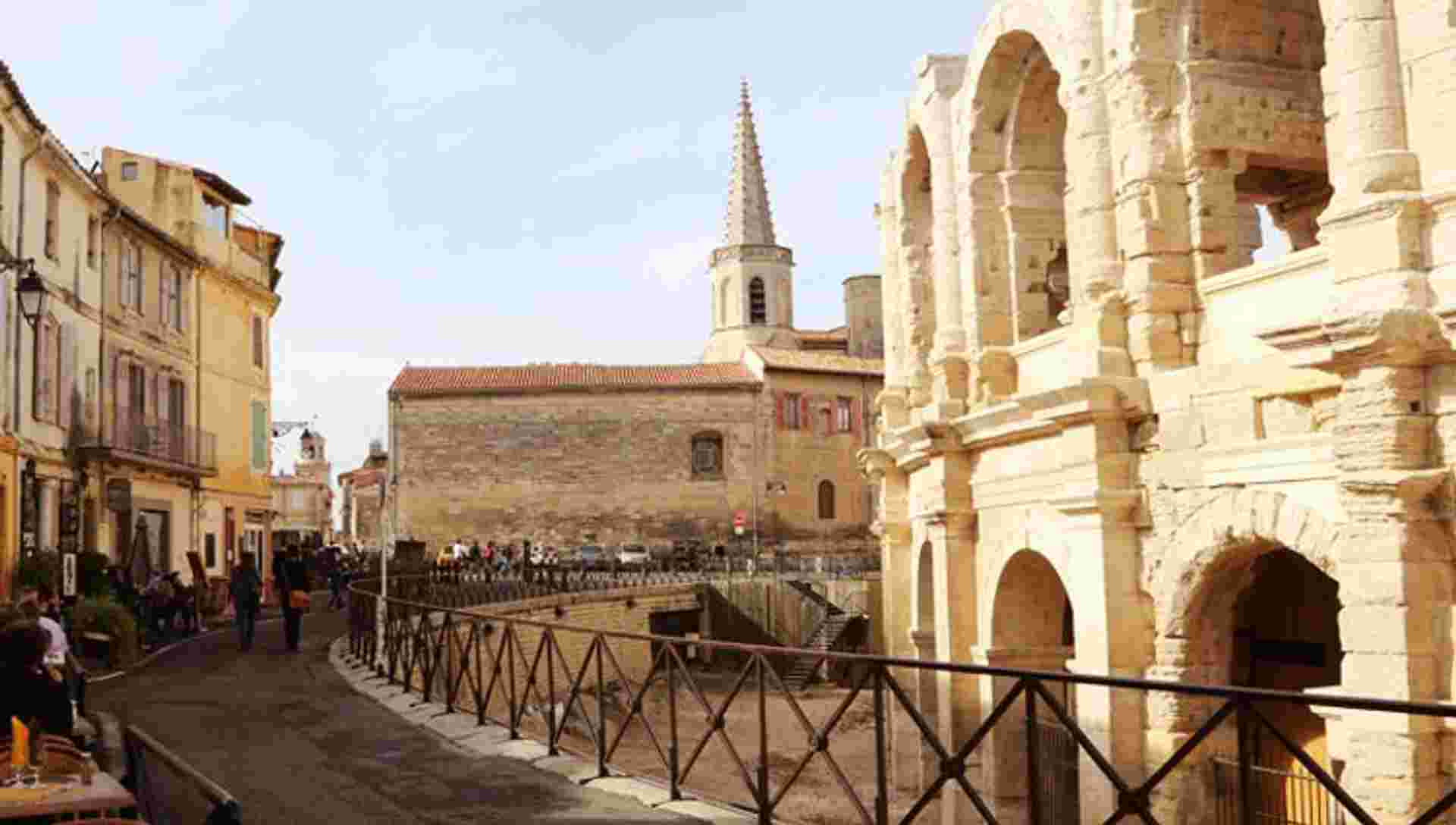 Charming Provence : a barge cruise in Southern France (port-to-port cruise)