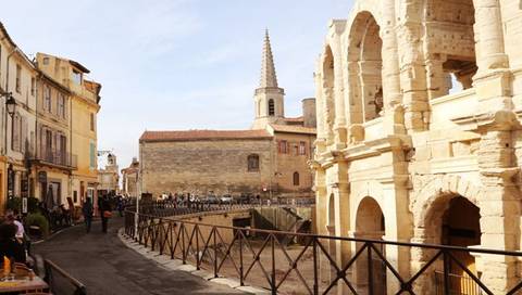 Provence Cruise Tour: Charming Provence : A Barge Cruise In Southern France (port-to-port Cruise)
