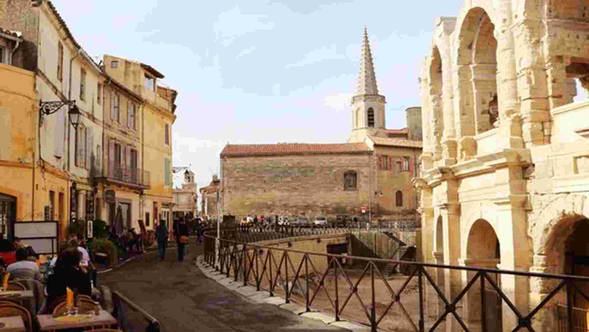 Charming Provence : a barge cruise in Southern France (port-to-port cruise)