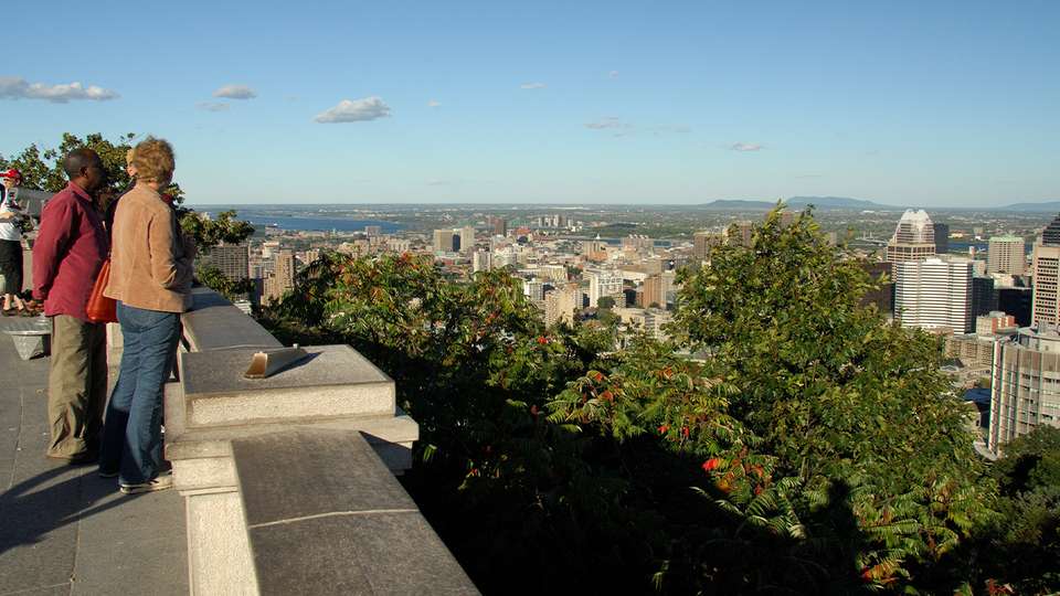 Charms of Québec A Journey through Montreal, Charlevoix & Quebec City - Collette Tours - Canada - Image 2