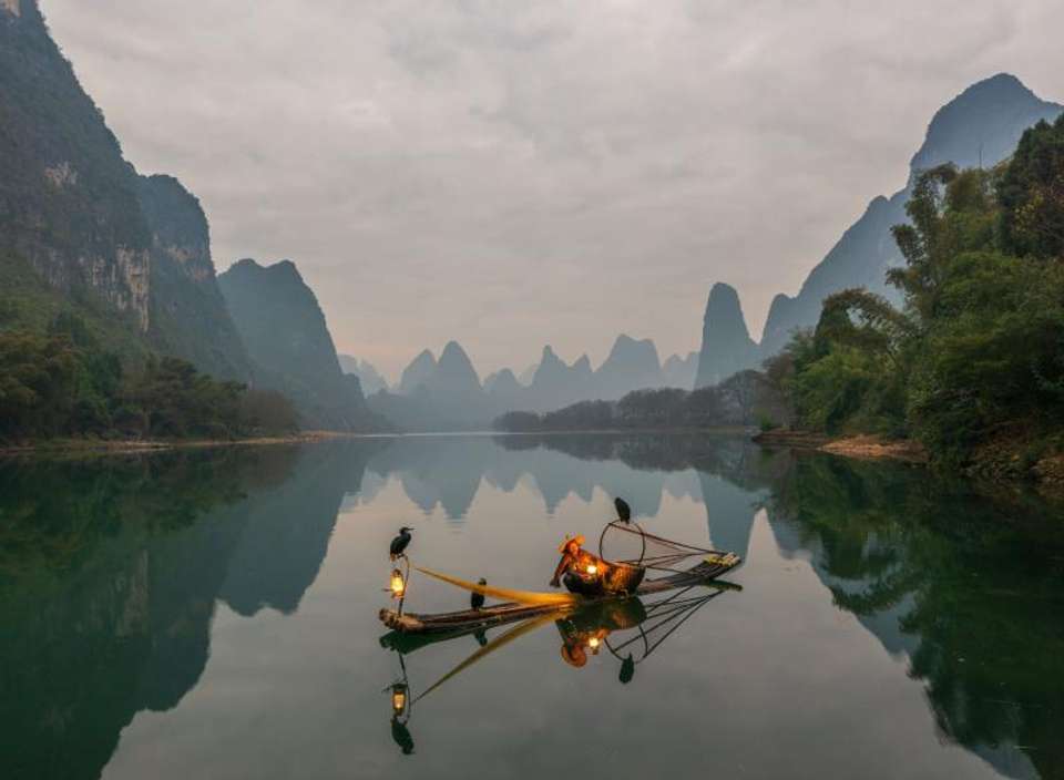 China on a Shoestring - Encounters Travel - Hong Kong - Image 12
