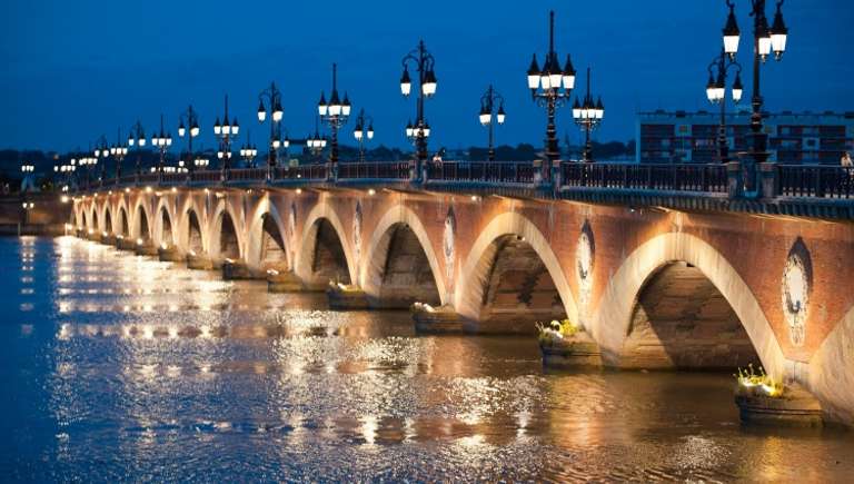 Bordeaux Cruise Tour: Christmas in the Bordeaux region (port-to-port cruise)