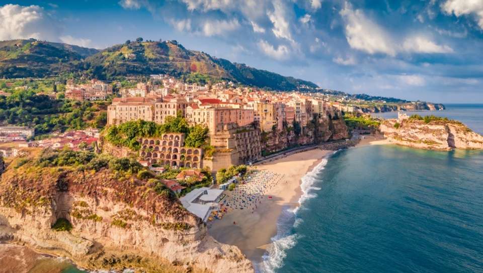 Christmas Traditions and Mediterranean Treasures - Naples, the Amalfi Coast and Sicily (port-to-port package) - Croisieurope - Italy - Image 5