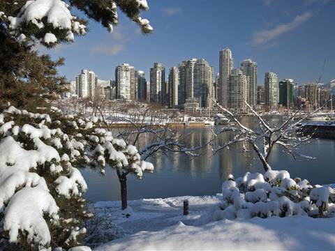 Canada City Sightseeing Tour: Christmas Vancouver, Banff & Rockies - 5 Days