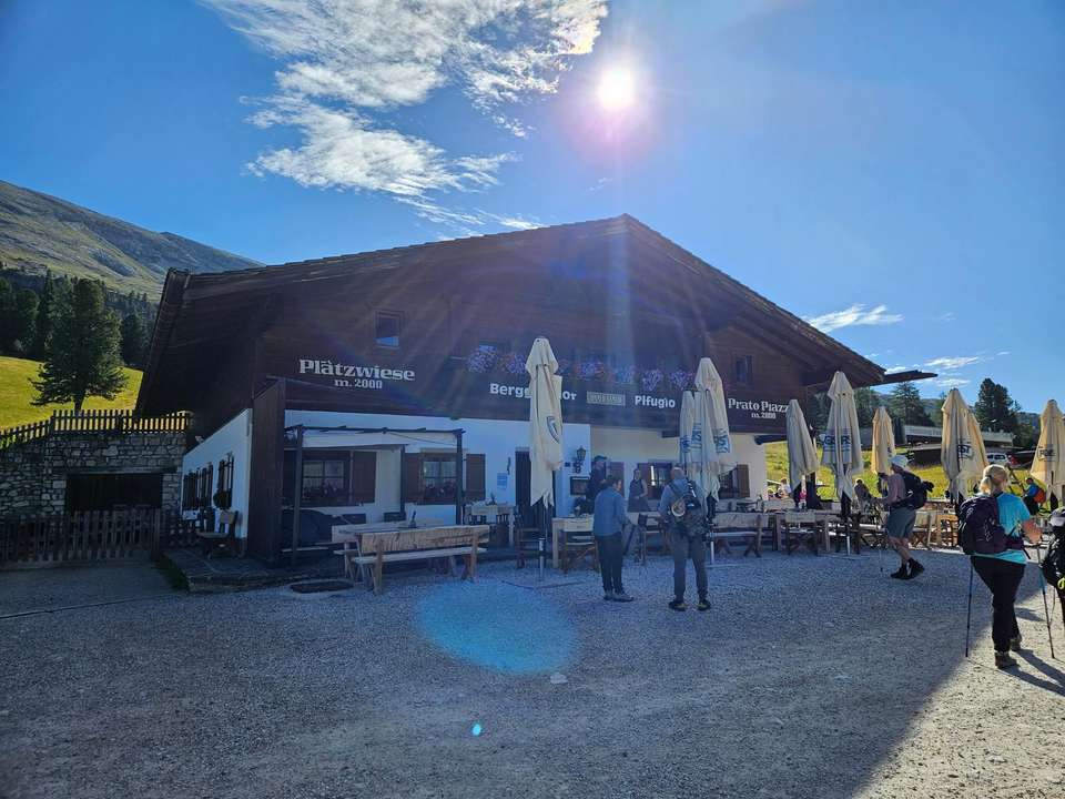 Classic Dolomites Hikes - Premium Adventure - undefined - Image 3