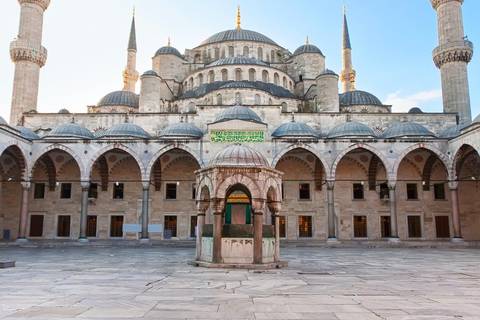 Istanbul Art And Architecture Tour: Classic Istanbul, Spanish-speaking Guide