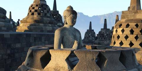 Indonesia Guided And Escorted Tours: Classic Java: Borobudur & Mt Bromo