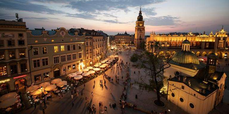 Poland Explorer Tour: Classic Poland: Warsaw to Krakow