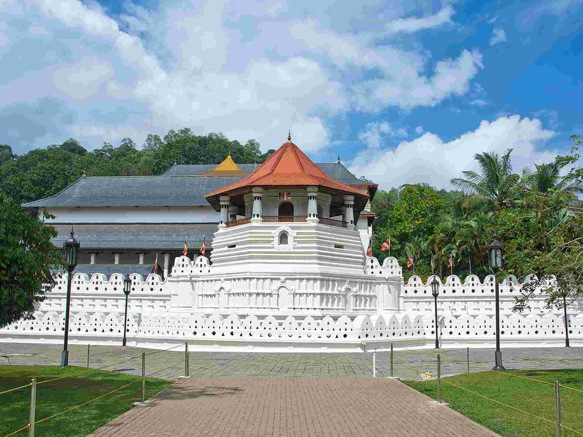 Colombo, Kandy & Beach - 4 days