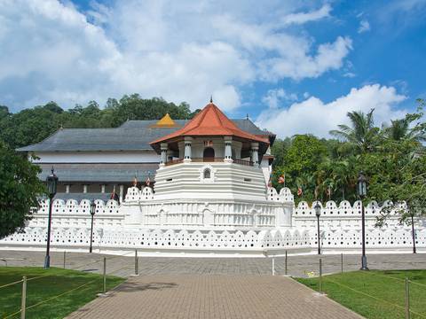 Colombo, Kandy & Beach - 4 Days - September 2026