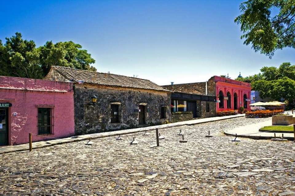 Colonia Day Trip from Buenos Aires - Tangol Tours - Argentina - Image 2