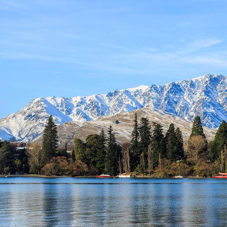 Contrasts of Australia and New Zealand