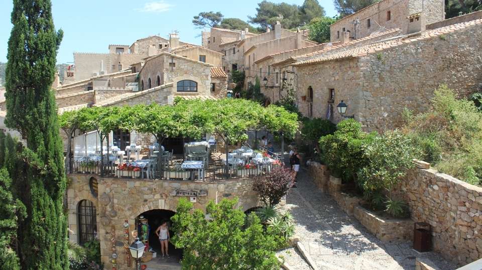 Costa Brava Day Trip - Barcelona Holiday - Spain - Image 4