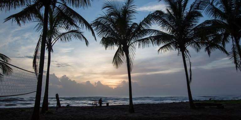 San Jose Explorer Tour: Costa Rica: Ocean Waves & Sunsets