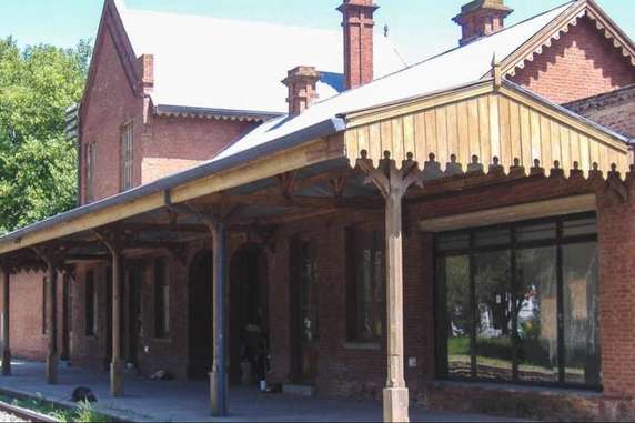 Image 3 of 8