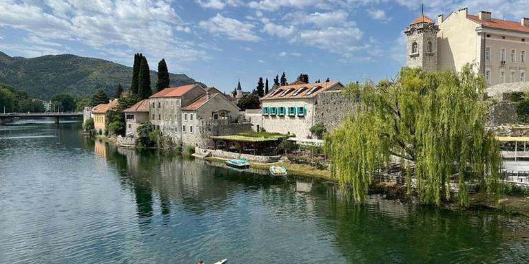 Zagreb Explorer Tour: Croatia to Bosnia: Bustling Cities & Beautiful Sights