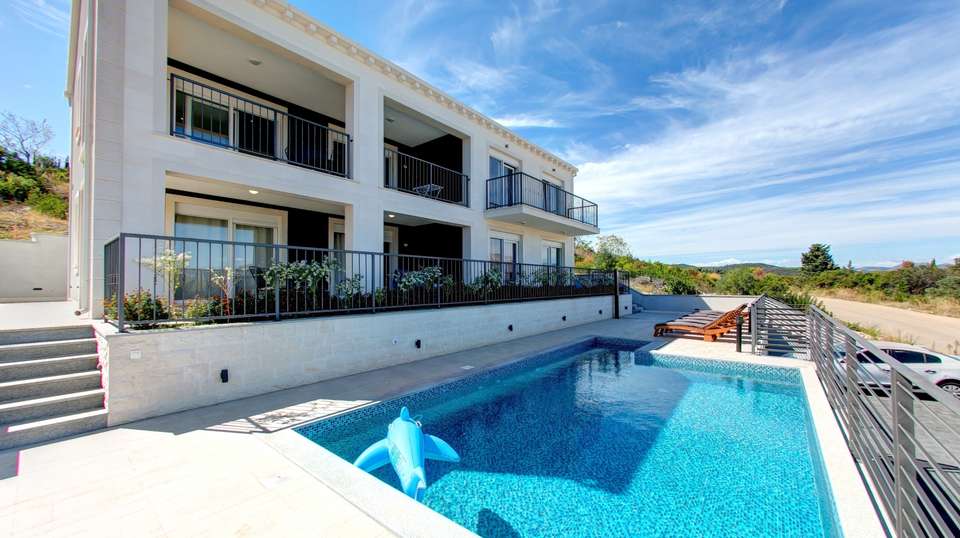 Croatian Pearls - Korcula Adventures - Croatia