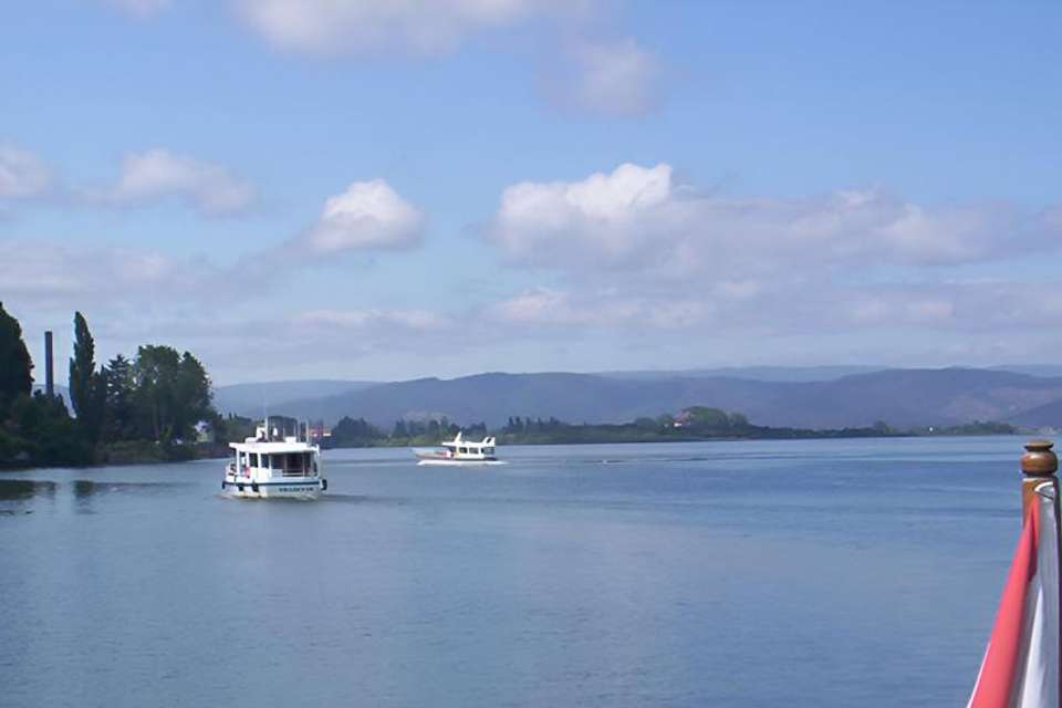 Crossing to San Ramon Peninsula in Valdivia - Tangol Tours - Chile - Image 1