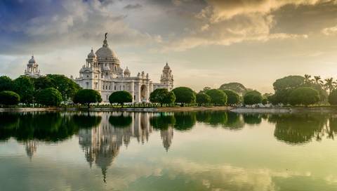 Cruise On The Ganges: The Sacred Waters Between Kolkata And Varanasi (port-to-port Cruise) - November 2026