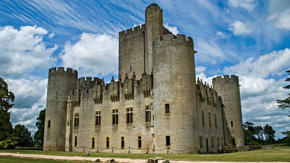 Cruise through the Aquitaine Region from Bordeaux to Royan, along the Gironde Estuary and the Garonne and Dordogne Rivers (port-to-port cruise) - Tweet World Travel - France - Image 4